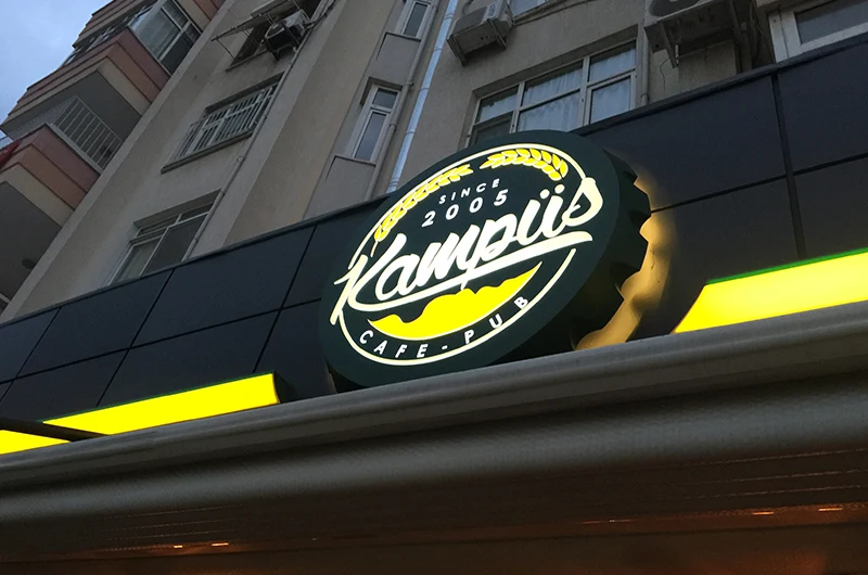 Kampüs Cafe–Pub ışıklı tabela ve cephe uygulaması